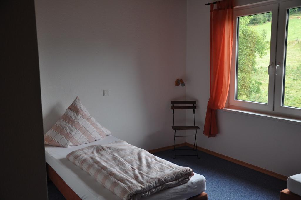 Fliederhof Ferienwohnungen Herresbach Szoba fotó